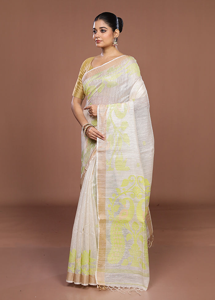 White Handloom Matka Pure Silk Saree With Blouse Piece