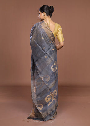 Grey Handloom Matka Pure Silk Saree With Blouse Piece