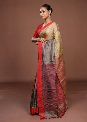 Grey Matka Silk Saree With Blouse Piece
