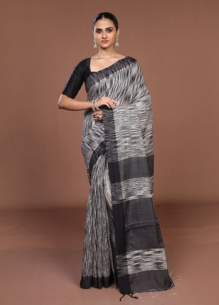White Matka Silk Saree With Blouse Piece