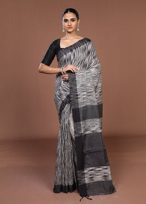 White Matka Silk Saree With Blouse Piece