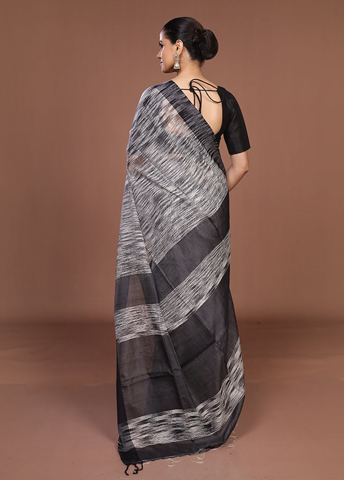 White Matka Silk Saree With Blouse Piece