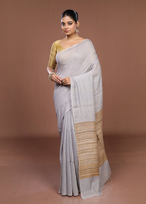 Grey Matka Silk Saree With Blouse Piece
