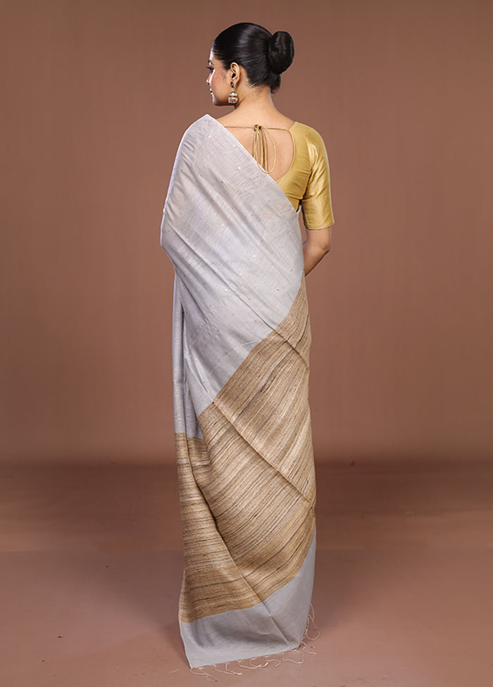 Grey Matka Silk Saree With Blouse Piece