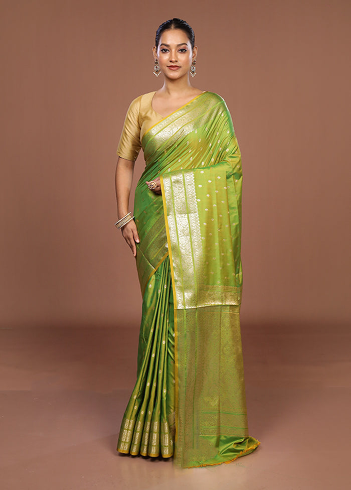 Green Uppada Silk Saree With Blouse Piece
