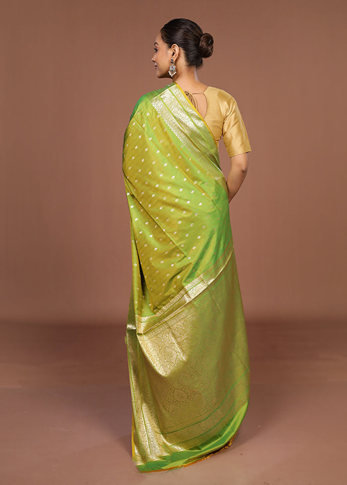 Green Uppada Silk Saree With Blouse Piece
