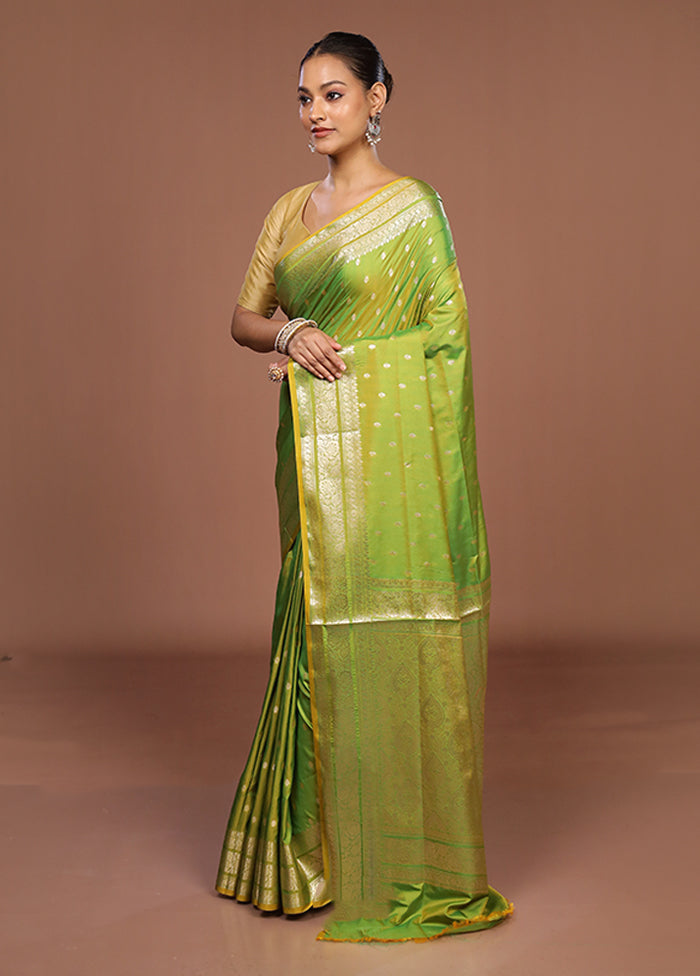 Green Uppada Silk Saree With Blouse Piece