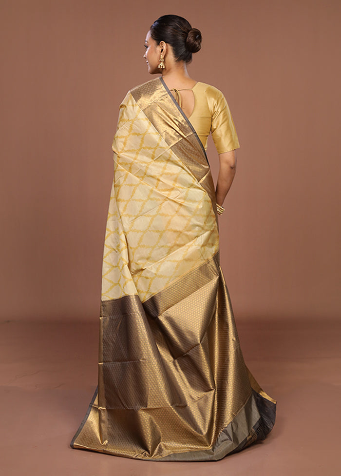Yellow Kanjivaram Silk Saree With Blouse Piece