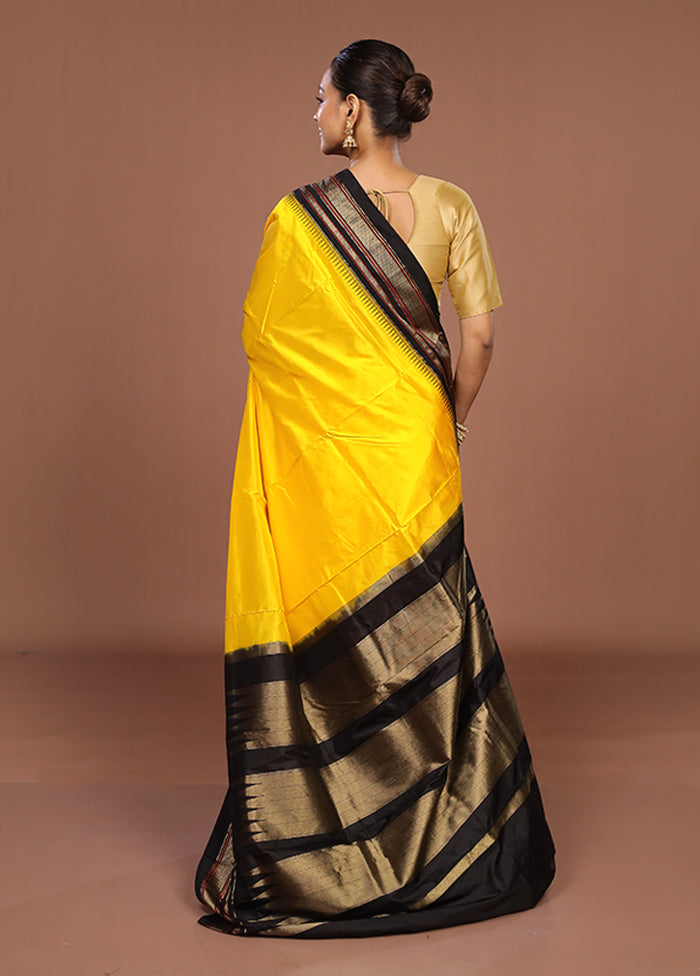 Yellow Handloom Kanjivaram Pure Silk Saree With Blouse Piece
