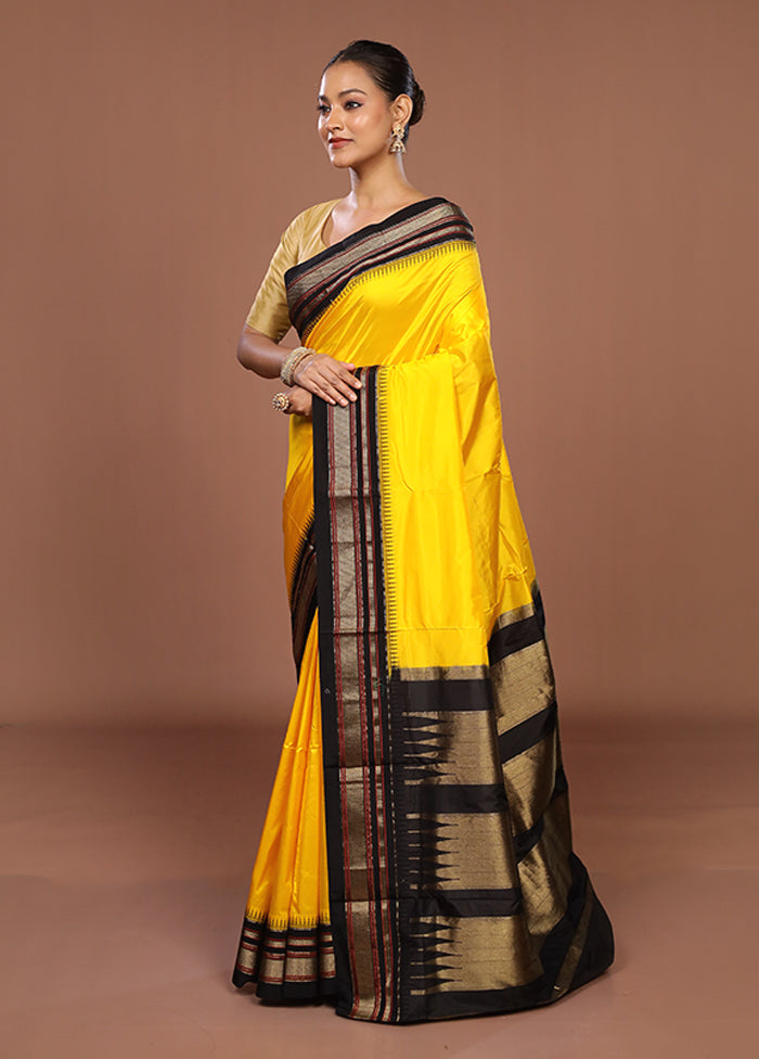 Yellow Handloom Kanjivaram Pure Silk Saree With Blouse Piece