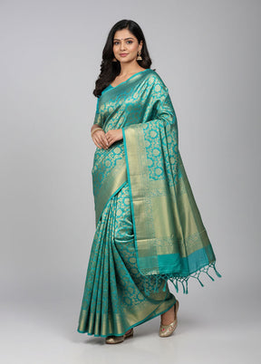 Green Handloom Kanchipuram Pure Silk Saree With Blouse Piece