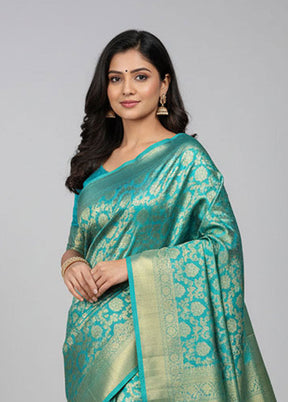 Green Handloom Kanchipuram Pure Silk Saree With Blouse Piece