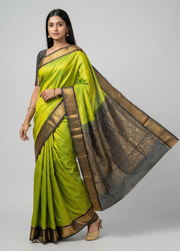 Green Handloom Kanjivaram Pure Silk Saree With Blouse Piece