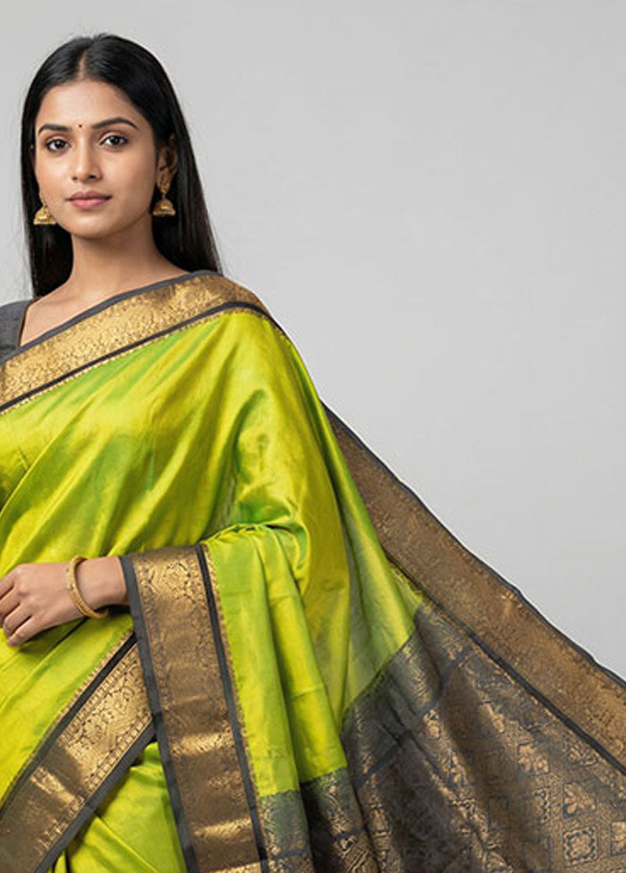 Green Handloom Kanjivaram Pure Silk Saree With Blouse Piece