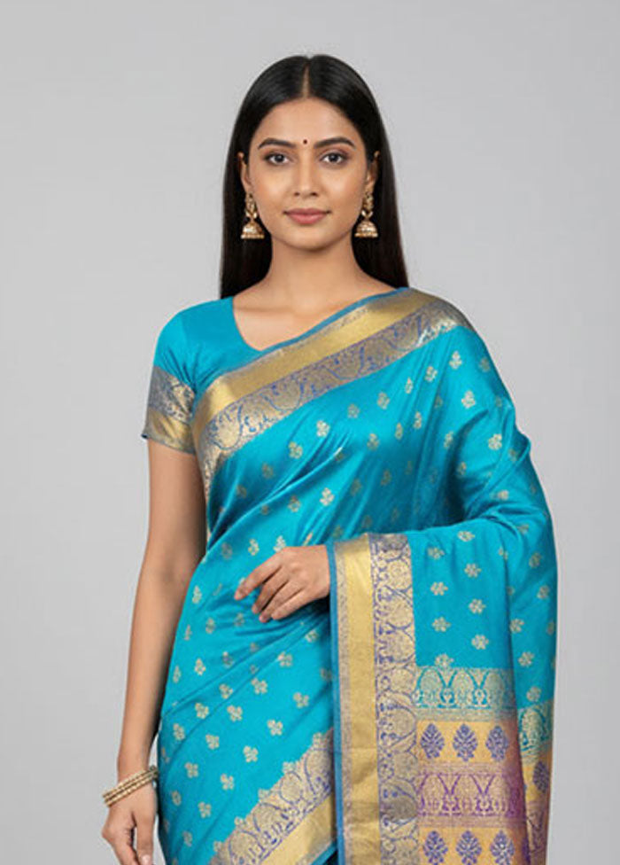 Green Handloom Kanjivaram Pure Silk Saree With Blouse Piece
