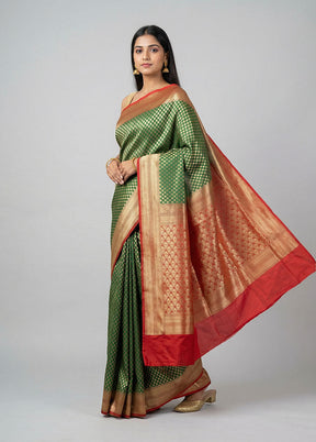 Green Uppada Silk Saree With Blouse Piece