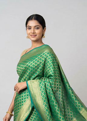 Green Kora Silk Saree With Blouse Piece