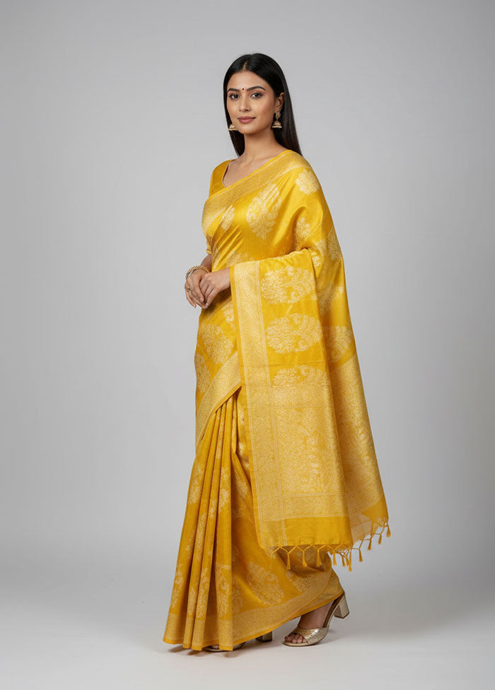 Peach Printed Silk Saree Without Blouse Piece