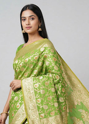 Green Uppada Silk Saree With Blouse Piece