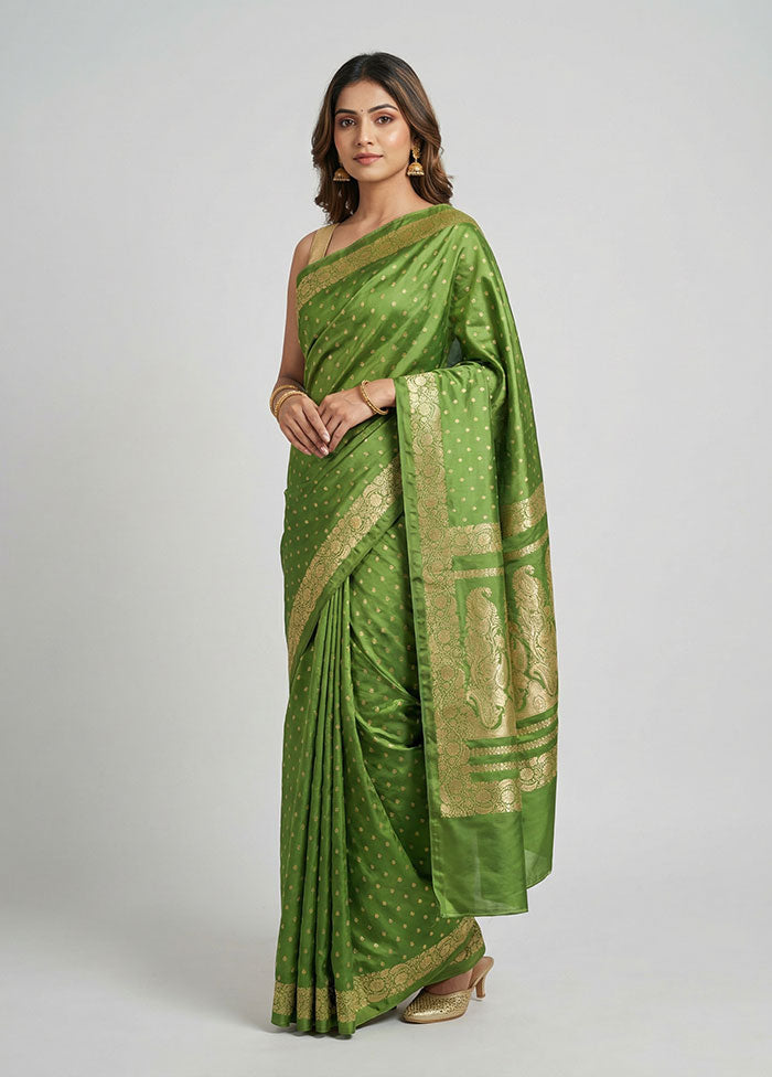Green Handloom Banarasi Pure Silk Saree With Blouse Piece