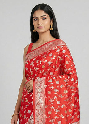 Red Uppada Silk Saree With Blouse Piece