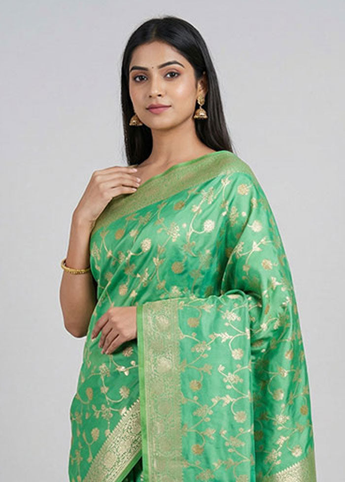 Green Uppada Silk Saree With Blouse Piece