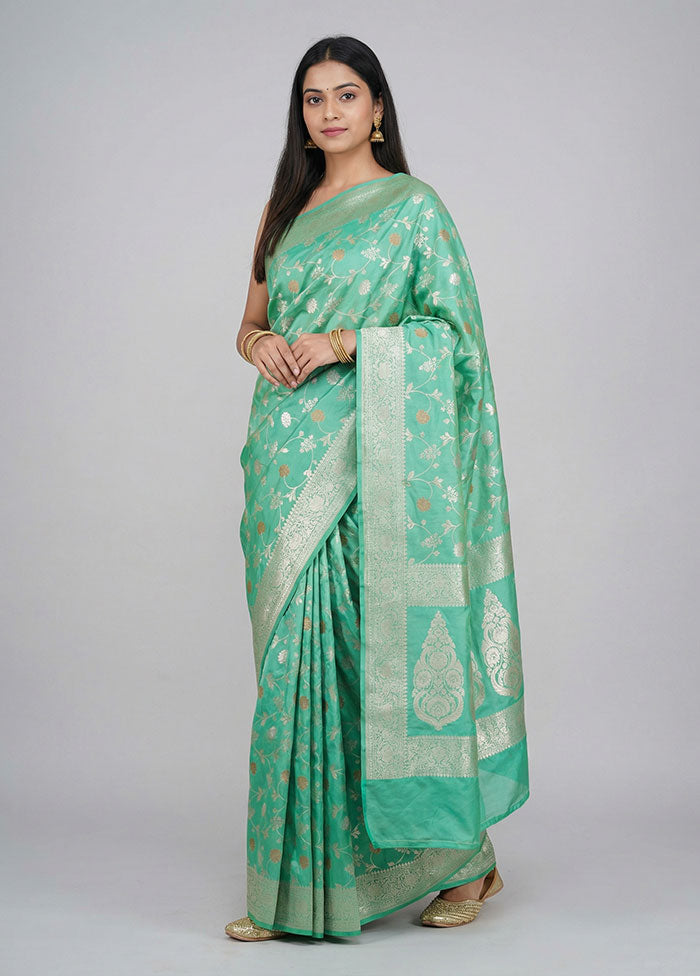Green Uppada Silk Saree With Blouse Piece