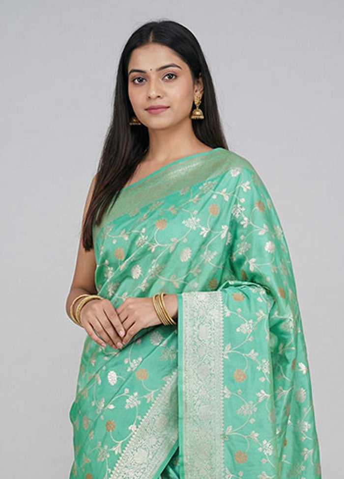 Green Uppada Silk Saree With Blouse Piece