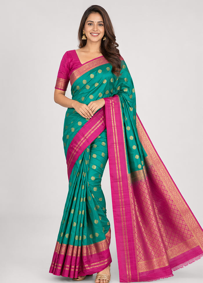 Green Gadwal Silk Saree Without Blouse Piece
