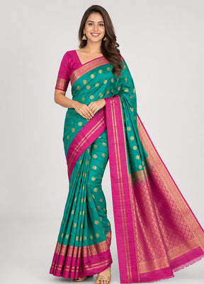 Green Gadwal Silk Saree Without Blouse Piece