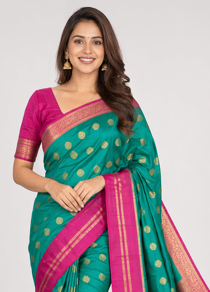 Green Gadwal Silk Saree Without Blouse Piece