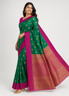 Green Gadwal Silk Saree Without Blouse Piece