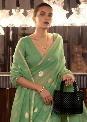 Green Matka Silk Saree With Blouse Piece