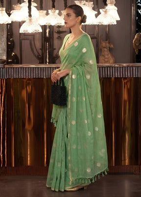 Green Matka Silk Saree With Blouse Piece