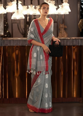 Grey Matka Silk Saree With Blouse Piece
