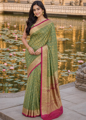 Green Tanchoi Silk Saree With Blouse Piece
