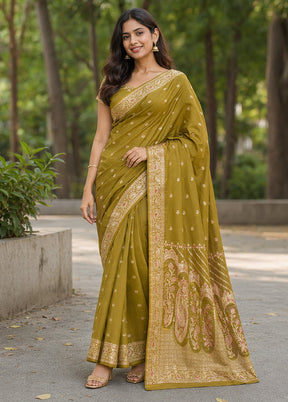 Green Handloom Banarasi Pure Silk Saree With Blouse Piece
