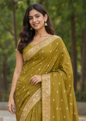 Green Handloom Banarasi Pure Silk Saree With Blouse Piece
