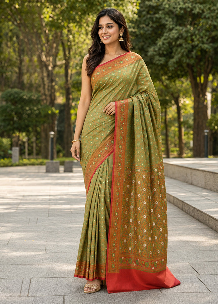 Green Tanchoi Silk Saree With Blouse Piece