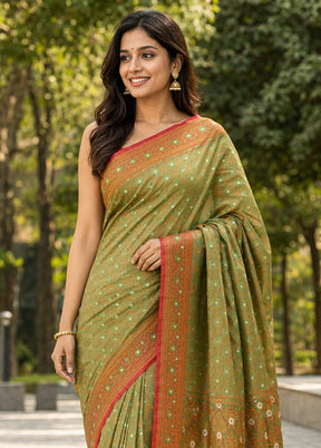 Green Tanchoi Silk Saree With Blouse Piece
