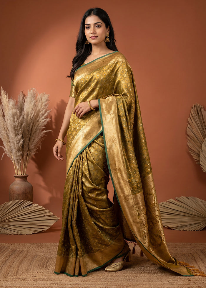 Yellow Tanchoi Silk Saree With Blouse Piece