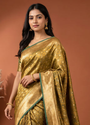 Yellow Tanchoi Silk Saree With Blouse Piece
