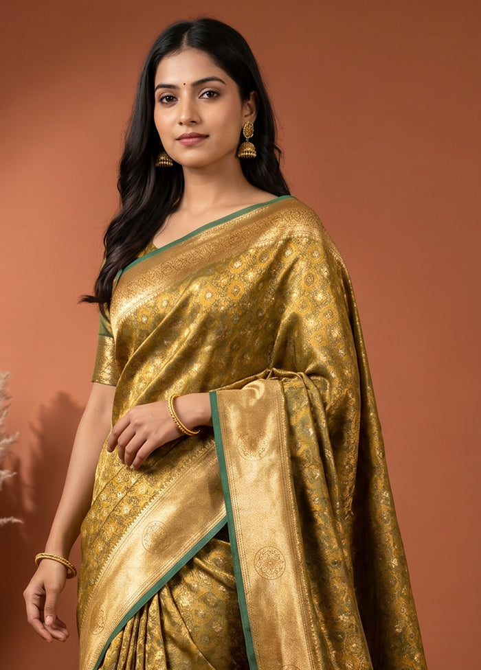 Yellow Tanchoi Silk Saree With Blouse Piece