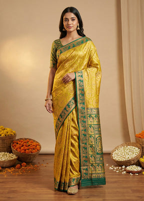 Green Dupion Silk Saree With Blouse Piece
