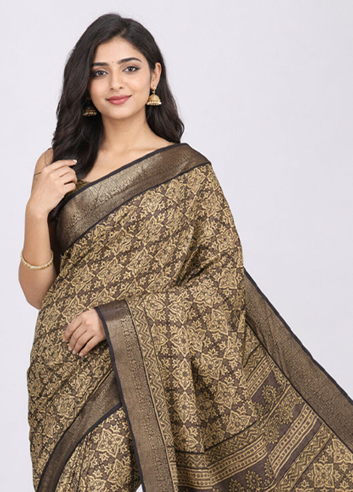 Cream Pure Cotton Saree With Blouse Piece