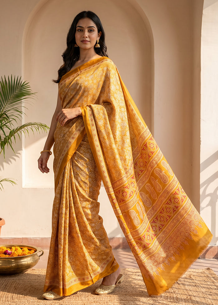Yellow Printed Silk Saree Without Blouse Piece