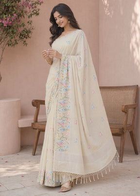 Yellow Pure Cotton Saree With Blouse Piece