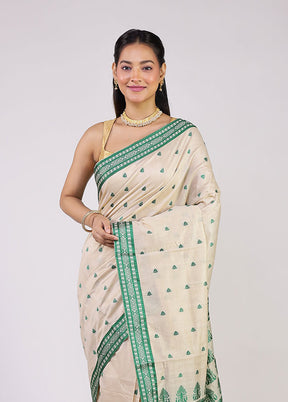 Cream Assam Silk Saree With Blouse Piece