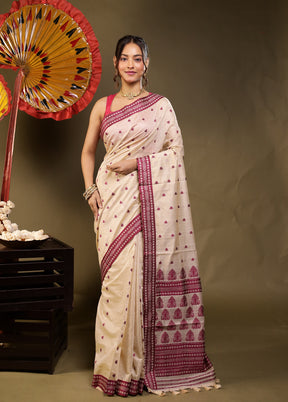 Cream Assam Silk Saree With Blouse Piece