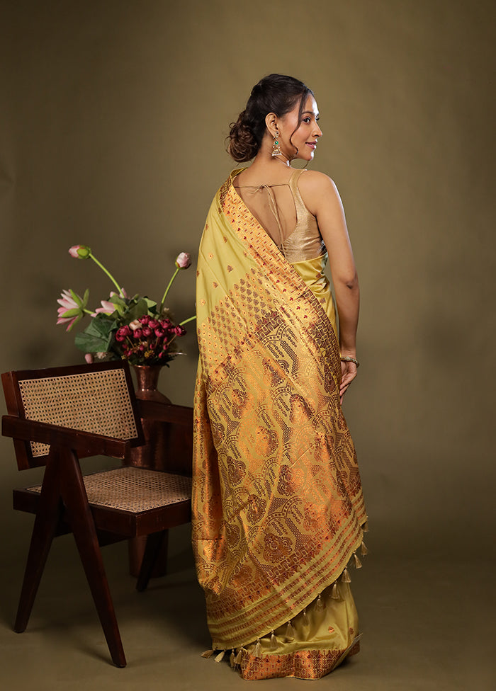 Cream Assam Silk Saree With Blouse Piece